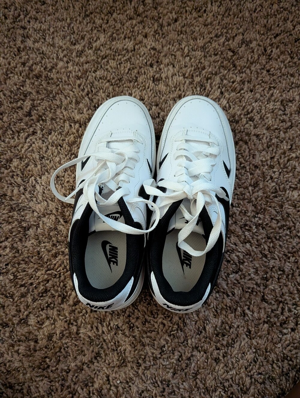 Nike Kids White and Black Low-Top Sneakers with Swoosh